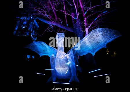 Il 'Il etait une fois " installazione da Cedric verdure all'interno del Jardins du Beffroi a Mons, durante la serata di apertura di Mons 2015, European pro capite Foto Stock