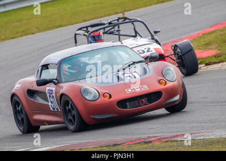 1997 Lotus Elise S1, classe B, con driver Ashley Woodman durante la CSCC Racetruck serie aperta a Snetterton, Norfolk, Regno Unito. Foto Stock