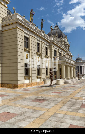 SKOPJE, REPUBBLICA DI MACEDONIA - 13 Maggio 2017: macedone Teatro Nazionale nella città di Skopje, Repubblica di Macedonia Foto Stock