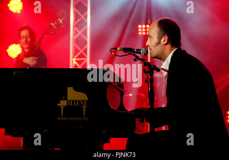 Jan Vandecasteele presso la Radio 1 Sessies (Belgio, 13/10/2010) Foto Stock