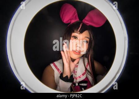 Un ringflash vista di cosplayers visto durante la smash! Convenzione (Sydney Manga e Anime Mostra) il 19 agosto 2017 a Sydney, in Australia. SMASH è il più grande della cultura pop convenzione in Australia, dedicata agli artisti e creatori nell'industria creativa, concentrandosi sul fumetto, giocattoli, giochi, filmati e animazioni. (Foto di Hugh Peterswald). Foto Stock