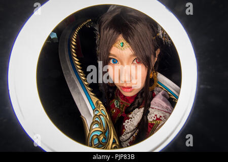 Un ringflash vista di cosplayers visto durante la smash! Convenzione (Sydney Manga e Anime Mostra) il 19 agosto 2017 a Sydney, in Australia. SMASH è il più grande della cultura pop convenzione in Australia, dedicata agli artisti e creatori nell'industria creativa, concentrandosi sul fumetto, giocattoli, giochi, filmati e animazioni. (Foto di Hugh Peterswald). Foto Stock