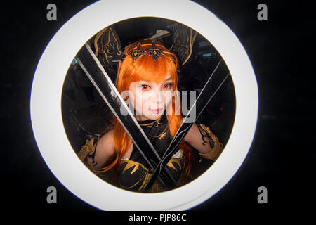 Un ringflash vista di cosplayers visto durante la smash! Convenzione (Sydney Manga e Anime Mostra) il 19 agosto 2017 a Sydney, in Australia. SMASH è il più grande della cultura pop convenzione in Australia, dedicata agli artisti e creatori nell'industria creativa, concentrandosi sul fumetto, giocattoli, giochi, filmati e animazioni. (Foto di Hugh Peterswald). Foto Stock