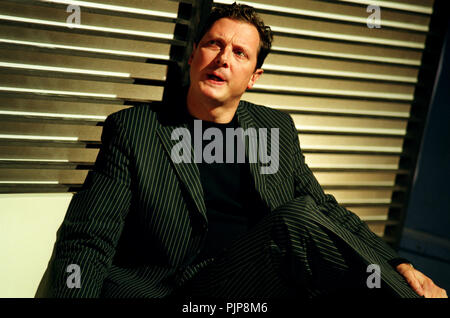 Compagnia di teatro De Reynaertghesellen giocando Kunst da Yasmina Reza diretto da Hugo Vleminckx (Belgio, 13/11/2003) Foto Stock