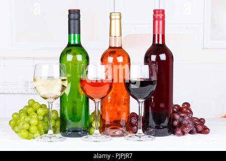 Raccolta di bianco rosato rosso vino i vini uva alcol Foto Stock
