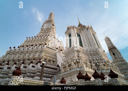 Bangkok, Thailandia-2018, Maggio 15th: Pagoda di Wat Arun tempio Ratchawararam in serata situato sul Fiume Chao Phraya, Bangkok, Thailandia. Foto Stock