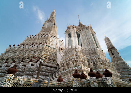 Bangkok, Thailandia-2018, Maggio 15th: Pagoda di Wat Arun tempio Ratchawararam in serata situato sul Fiume Chao Phraya, Bangkok, Thailandia. Foto Stock