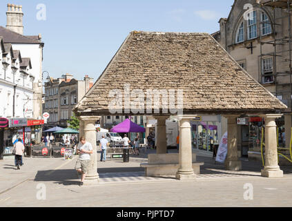 Il mercato Buttercross edificio risalente1570s in centro città, Chippenham, Wiltshire, Inghilterra, Regno Unito Foto Stock