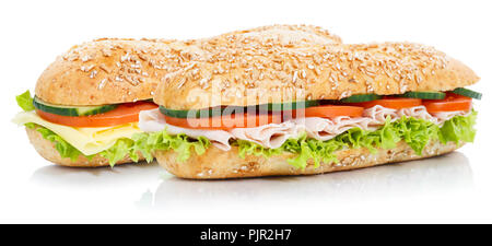 Baguette panini con prosciutto e formaggio grani interi freschi isolato su uno sfondo bianco Foto Stock