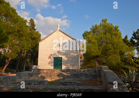 La Chiesa di San Pietro a San Pietro Penisola, Makarska, Dalmazia, Croazia. Foto Stock