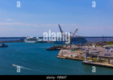 Cape Canaveral, STATI UNITI D'AMERICA. L'arial vista di Port Canaveral dalla nave da crociera Foto Stock