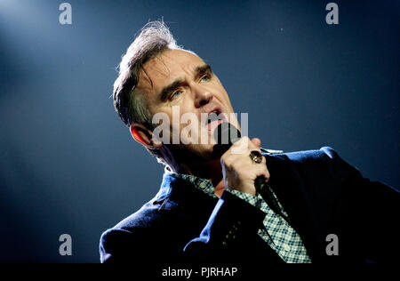 Cantante britannico Morrissey eseguendo con le sue spade tour nella Foresta Nazionale di Bruxelles (Belgio, 14/11/2009) Foto Stock