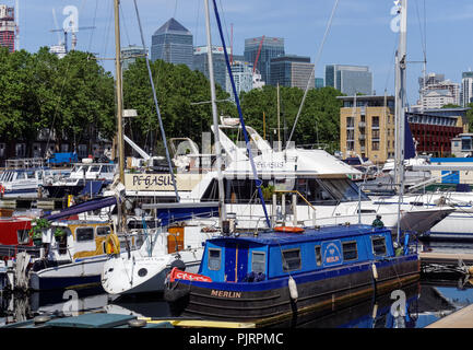 Groenlandia Dock, Surrey Quays, Rotherhithe, Londra Inghilterra Regno Unito Foto Stock