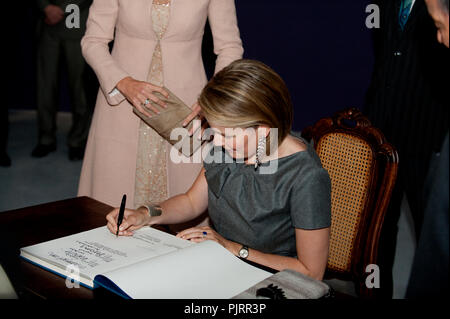 Apertura ufficiale del museo M di Leuven dalla principessa Maxima e la principessa Mathilde (Belgio, 20/09/2009) Foto Stock