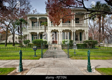 Chabot House, italianamente stile, Texas storica pietra miliare, in inverno, a Madison Street nel quartiere storico di Re Guglielmo di San Antonio, Texas, Stati Uniti d'America Foto Stock