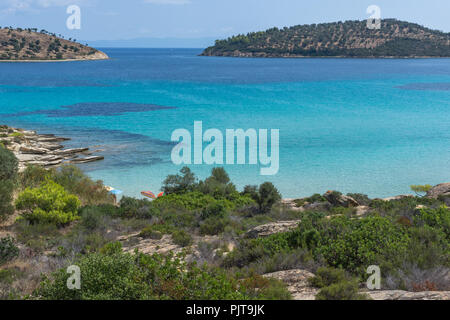 Seascape di Lagonisi spiaggia a Sithonia penisola Calcidica, Macedonia centrale, Grecia Foto Stock