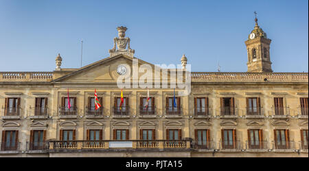 Panorama del municipio storico presso il Plaza Espana in Vitoria-Gasteiz, Spagna Foto Stock