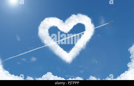 A forma di cuore e cloud aereo nel cielo 3 Foto Stock
