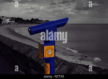 Un telescopio ristrutturato ubicato sul lato occidentale di Exmouth Promenade. Un telescopio parlante all aiuto dei non vedenti. Foto Stock