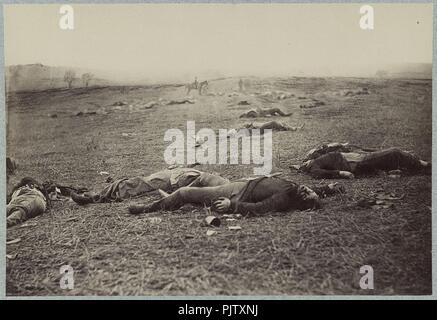 Campo di battaglia di Gettysburg. Corpi dei morti soldati federali sul campo del primo giorno di battaglia Foto Stock