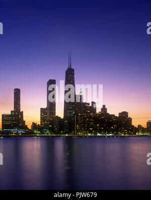 1992 LAKESHORE storico sullo skyline di Chicago del centro lago Michigan ILLINOIS USA Foto Stock