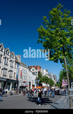 La via commerciale Meir ad Anversa (Belgio, 03/05/2011) Foto Stock