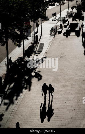 La gente camminare sopra la via commerciale Meir ad Anversa (Belgio, 03/05/2011) Foto Stock