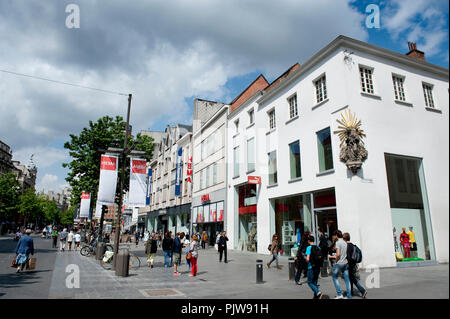 La via commerciale Meir ad Anversa (Belgio, 12/05/2011) Foto Stock