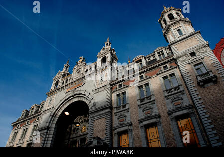 Il XIX secolo Antwerpen-Centraal (Centrale di Anversa) la principale stazione ferroviaria di Anversa (Belgio, 10/04/2011) Foto Stock