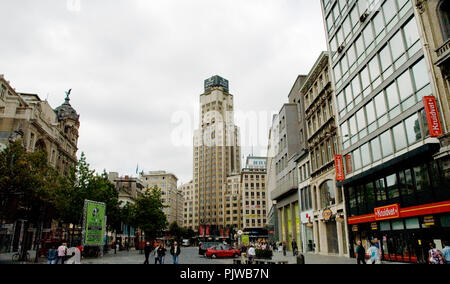 Anversa avenue shopping 'De Meir' con la KBC Boerentoren (Belgio, 30/11/2006) Foto Stock