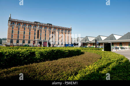 Il rinnovato magazzino reale sull'ex sito industriale Tour & Taxis di Bruxelles (Belgio, 19/04/2011) Foto Stock