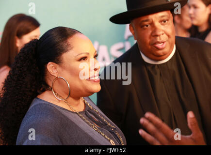 Celebrità frequentare Netflix è tutto il circa la stagione di Washingtons una celebrazione a Madera la cucina. Dotato di: Justine Simmons, Joseph Simmons, Rev Run dove: Beverly Hills, in California, negli Stati Uniti quando: 09 Ago 2018 Credit: Brian A/WENN.com Foto Stock