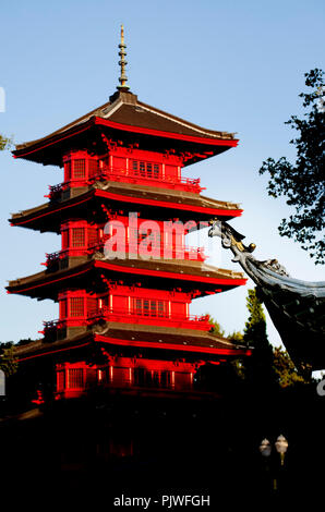 La torre Giapponese monumento a Laeken, Bruxelles (Belgio, 04/08/2009) Foto Stock