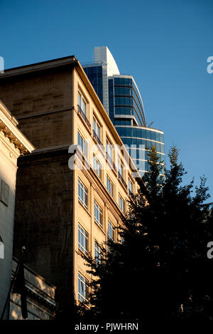 La Madou Plaza Tower a Bruxelles, sede della Commissione europea DG per la comunicazione, informatica e Istruzione e cultura e t Foto Stock