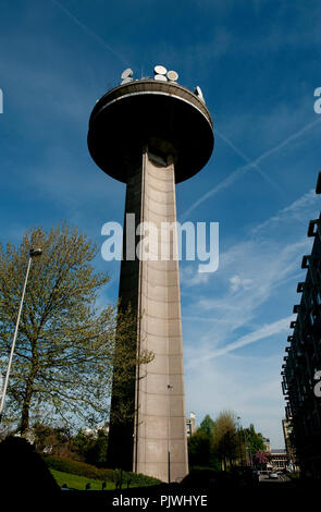 Il tasto VRT / RTBF torre lungo il Reyerslaan in Schaarbeek, Bruxelles (Belgio, 29/04/2010) Foto Stock