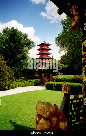 La torre Giapponese monumento a Laeken, Bruxelles (Belgio, 26/05/2004) Foto Stock