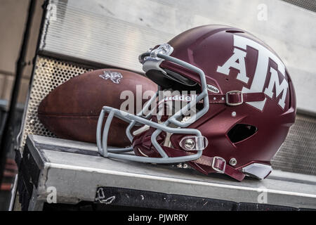 College Station, Texas, Stati Uniti d'America. 8 Sep, 2018. Un Texas A&M Aggies casco poggia sull'emarginare prima della NCAA Football gioco tra la Clemson Tigers e Texas A&M Aggies a Kyle Campo in College Station, Texas. Prentice C. James/CSM/Alamy Live News Foto Stock