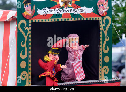 Spettacolo di burattini punch and Judy al Frampton Country Fair Glos UK del 2018 Foto Stock