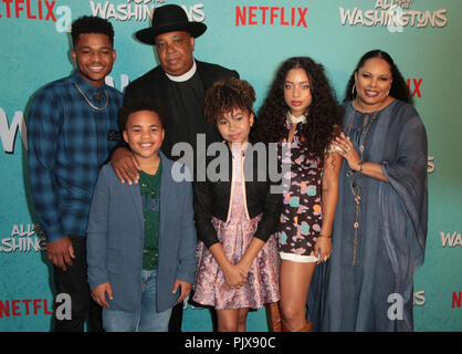 Celebrità frequentare Netflix è tutto il circa la stagione di Washingtons una celebrazione a Madera la cucina. Dotato di: Nathan Anderson, Maceo Smedley, Rev Run, Joseph Simmons, Lia Rose Randall, Kiana Ledé, Justine Simmons dove: Beverly Hills, in California, negli Stati Uniti quando: 09 Ago 2018 Credit: Brian A/WENN.com Foto Stock