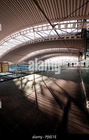 Il Leuven stazione ferroviaria, progettato da Philippe Samyn & Partners (Belgio, 14/11/2011) Foto Stock