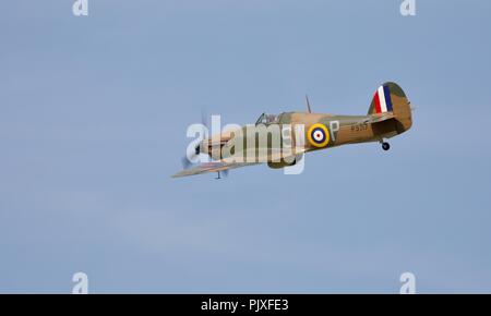 Hawker Hurricane Mk.I P3717 (G-HITT) volare a Shuttleworth militare Airshow Pageant il primo luglio 2018 Foto Stock