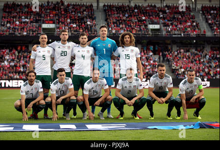 Il Galles team group: bancata posteriore - (sinistra-destra) James Chester, Chris Mepham, Ben Davies, Wayne Hennessey e Ethan Ampadu. Prima fila - Joe Allen, Tom Lawrence, Connor Roberts, Chris Gunter, Aaron Ramsey e Gareth Bale line up prima che la lega delle nazioni, Lega B Gruppo quattro corrispondono a Ceres Park, Aarhus. Foto Stock