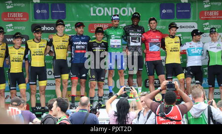 Vincitore Assoluto Julian Alaphilippe con il compagno di banco di Gran Bretagna 2018 i vincitori di tappa Foto Stock