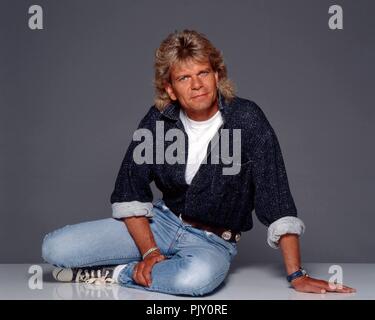 Matthias Reim, deutscher Rock, Pop- und Schlagersänger, bei einem Fotoshoot in München, Deutschland 1994. Il tedesco rock, pop e schlager cantante Matthias Reim durante un tiro di foto a Monaco di Baviera, Germania 1994. | Utilizzo di tutto il mondo Foto Stock