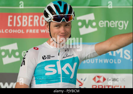 Chris Froome del Team Sky ha introdotto prima dell inizio dell Ovo Energy Tour della Gran Bretagna 2018 Stadio 8 a Londra. Credito: Malcolm Park/Alamy. Foto Stock