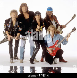 Scorpioni (v.l. Rudolf Schenker, Herman Rarebell, Klaus Meine, Matthias Jabs, Francis Buchholz) su 17.10.1990 in München / Monaco di Baviera. | Utilizzo di tutto il mondo Foto Stock