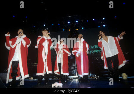 Backstreet Boys (l-r): Howie Dorough, Nick Carter, Brian Littrell, Alexander James McLean, Kevin Richardson su 12.12.1996. | Utilizzo di tutto il mondo Foto Stock