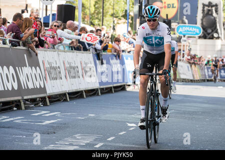 Londra, Regno Unito. Il 9 settembre, 2018. Chris Froome del Team Sky si prepara a competere in 77km London stadio (stadio 8) dell'OVO Energy Tour della Gran Bretagna cycle race. Credito: Mark Kerrison/Alamy Live News Foto Stock