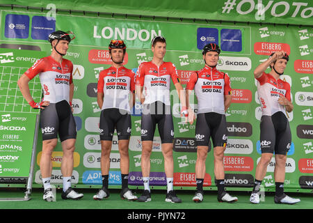 Londra, Regno Unito. Il 9 settembre 2018. The Lotto - Soudal - Jasper De Buyst, André Greipel, Moreno Hofland, James Shaw, Jens Keukeleire e Jelle Vanendert alla presentazione della squadra durante il 2018 OVO Energy Tour della Gran Bretagna - Fase 8: la fase di Londra Domenica, Settembre 09, 2018 Londra Inghilterra: Credito: Taka Wu/Alamy Live News Foto Stock