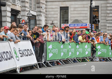 Londra, Regno Unito. Il 9 settembre 2018. Il pubblico sostenitori e spettatori durante 2018 OVO Energy Tour della Gran Bretagna - Fase 8: la fase di Londra Domenica, Settembre 09, 2018 Londra Inghilterra: Credito: Taka Wu/Alamy Live News Foto Stock